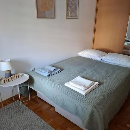 Ns Urban Stay-studio With Balcony And Free Parking