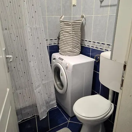 Ns Urban Stay-studio With Balcony And Free Parking Apartamento