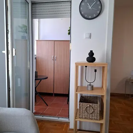 Ns Urban Stay-studio With Balcony And Free Parking アパート *