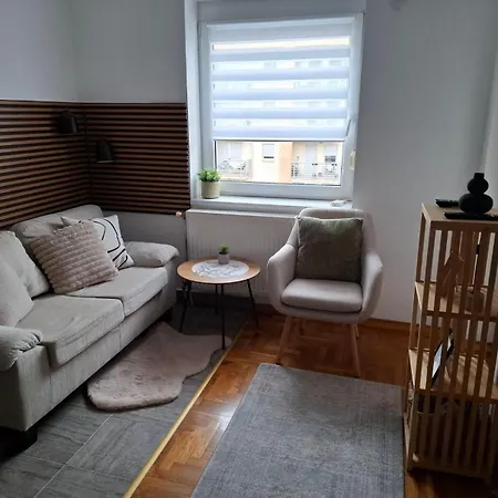Ns Urban Stay-studio With Balcony And Free Parking *